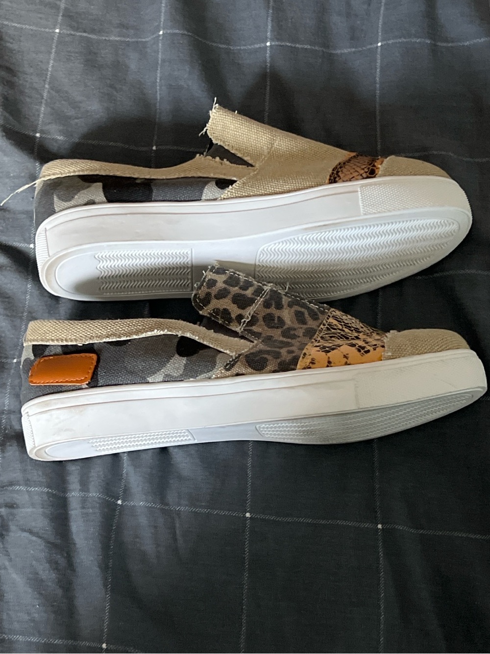 Women’s Camo Leopard Snake Print Slip On Sneakers Size 10 - Picture 3 of 6